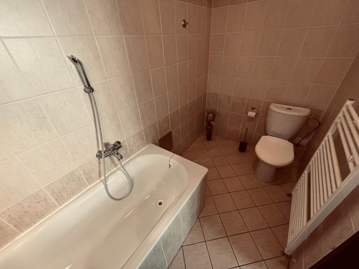 Hotel Kras Rožňava Esterno foto