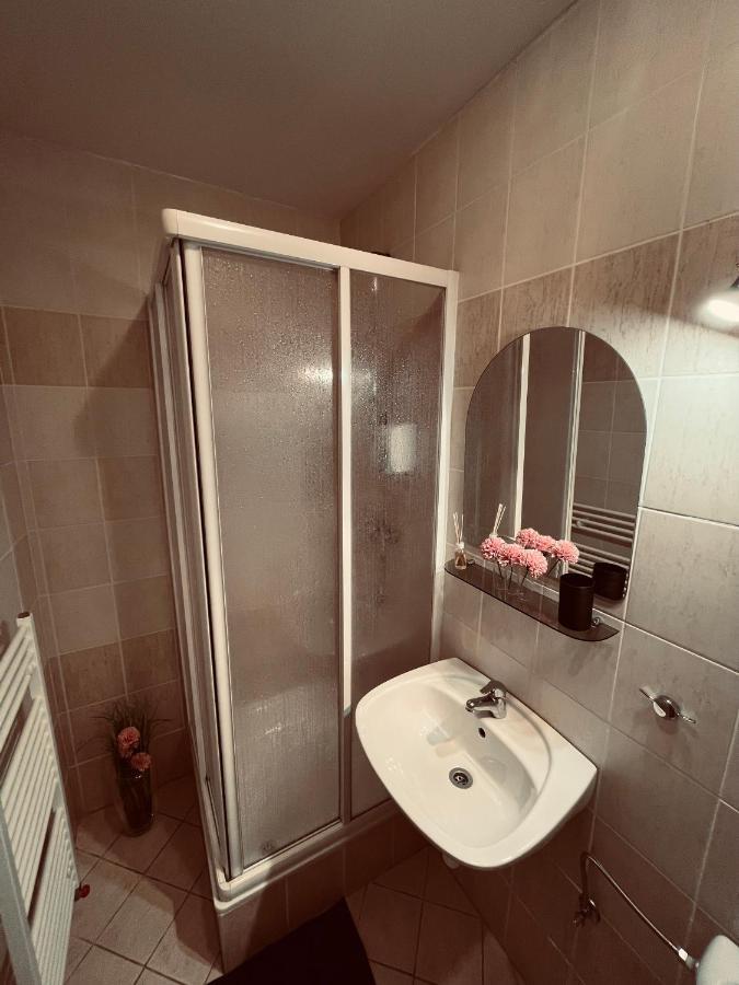 Hotel Kras Rožňava Esterno foto