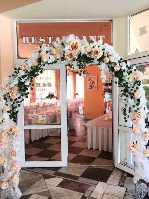Hotel Kras Rožňava Esterno foto